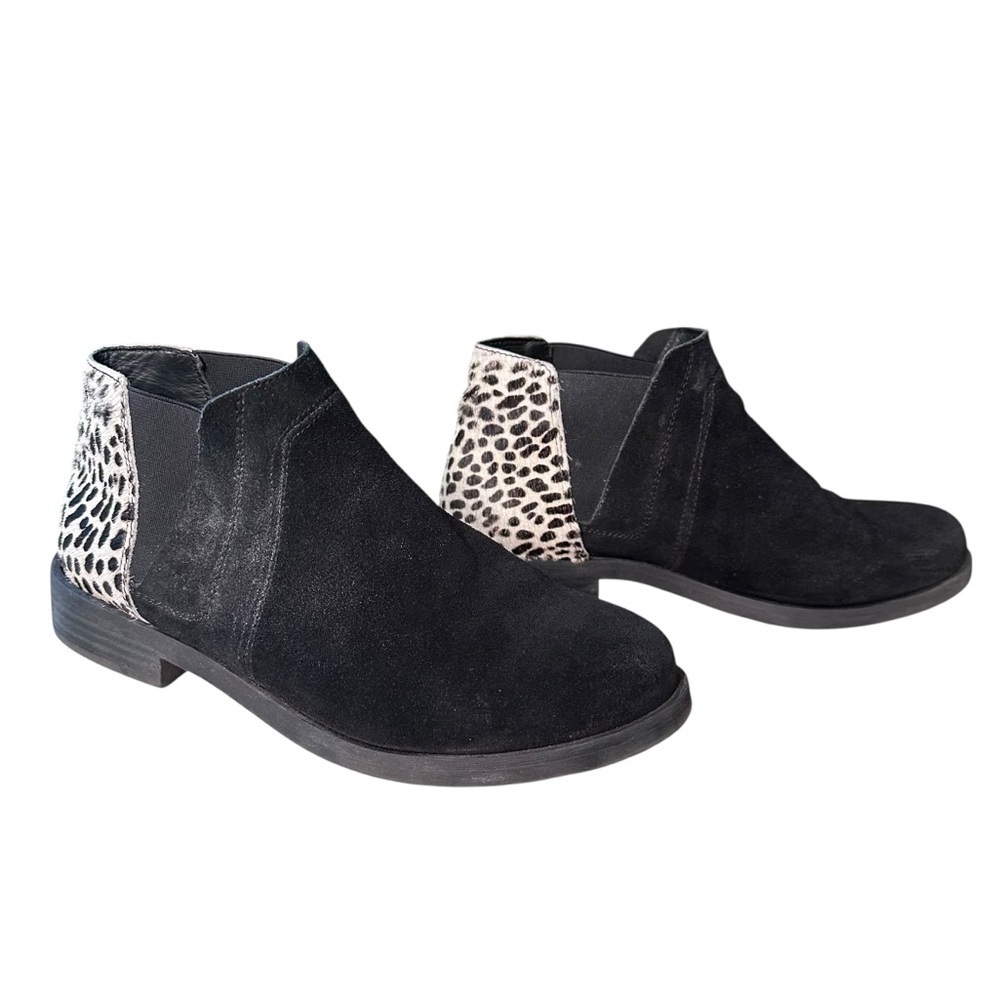 Clarks Demi Beat Black Suede Calf Hair leopard Print Chelsea Bootie Size 8.5
